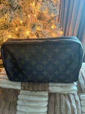 Louis Vuitton Monogram Canvas Toiletry Trousse 28